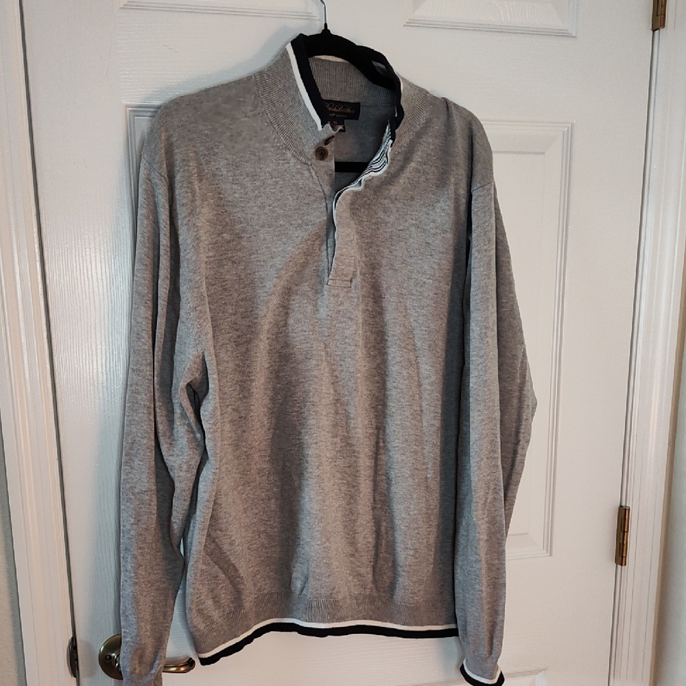 Brooks Brothers Men's Sweater in Gray